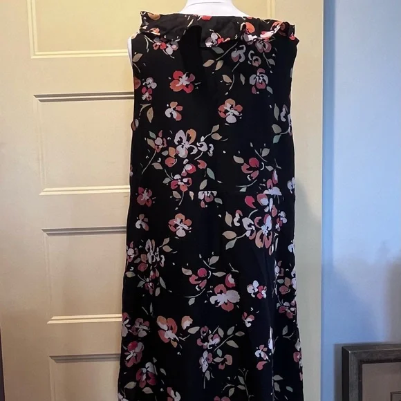 Target Merona Black Floral Sleeveless Dress with Ruffles. - Picture 4 of 7